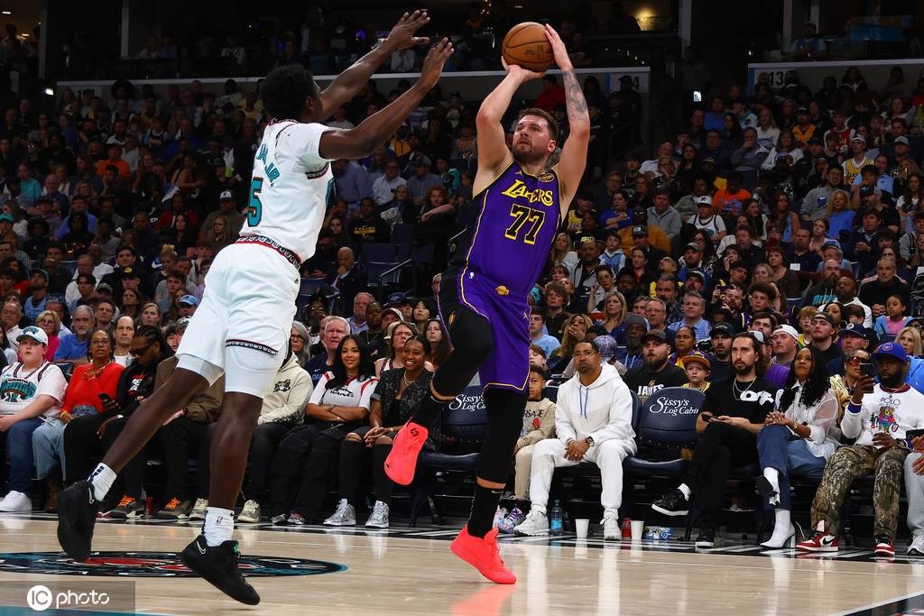 东契奇29+8+9詹姆斯25+6+8 里夫斯31+7+8湖人擒灰熊