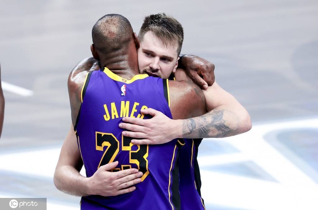 常规赛总结：绿军笑看诸强混战 湖人惊喜绝处逢生