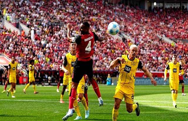 德甲又爆冷！勒沃库森2-4不敌多特蒙德，阿隆索告别战失利